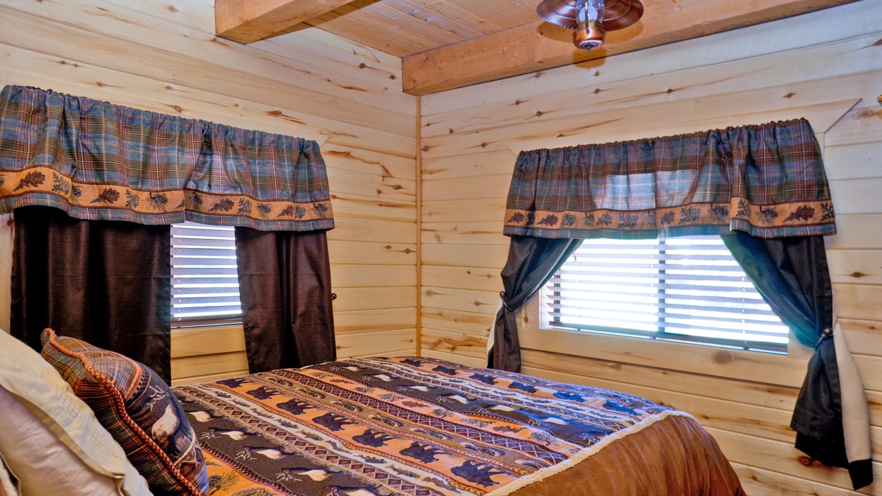 Photo of Bedroom in Alpine Village