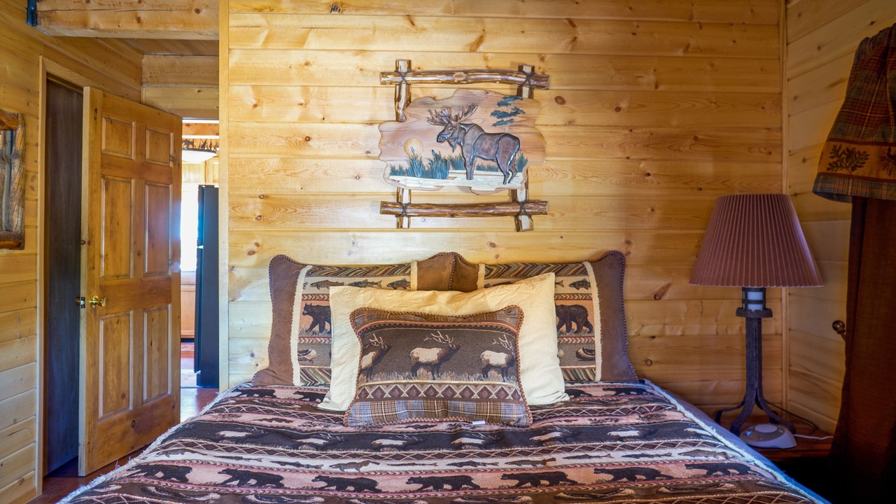 Photo of Bedroom in Alpine Village