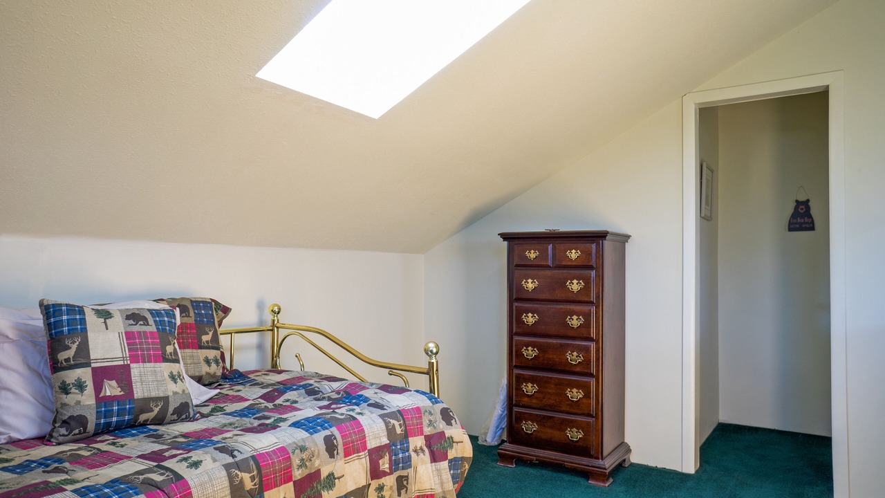 Photo of Bedroom in Alpine Village