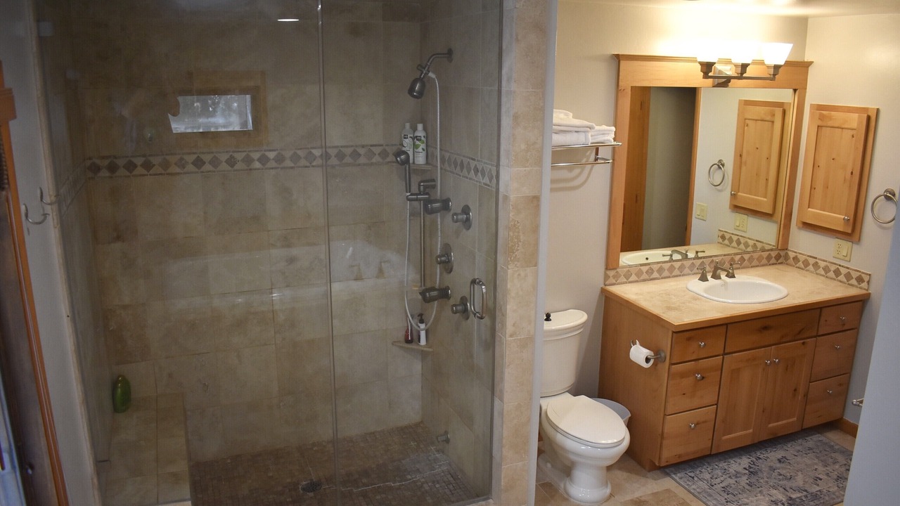 Photo of Bathroom in Warrior's Mark West