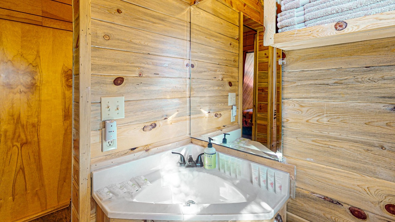 Photo of Bathroom in Ponderosa Pines