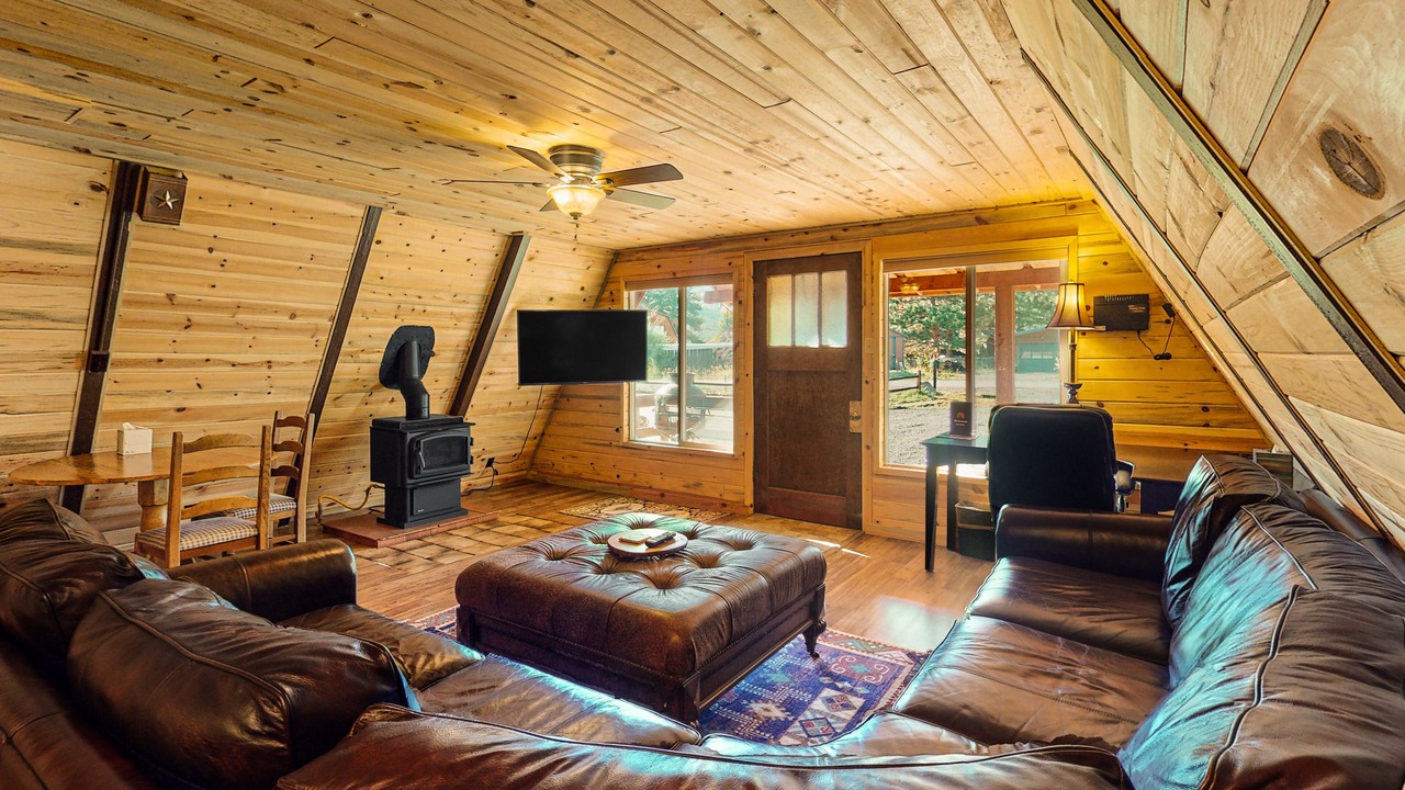 Photo of Livingroom in Ponderosa Pines