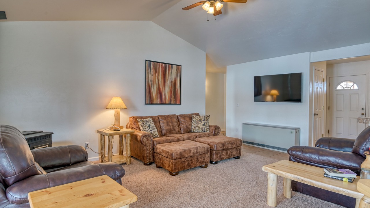 Photo of Livingroom in Alpine Village