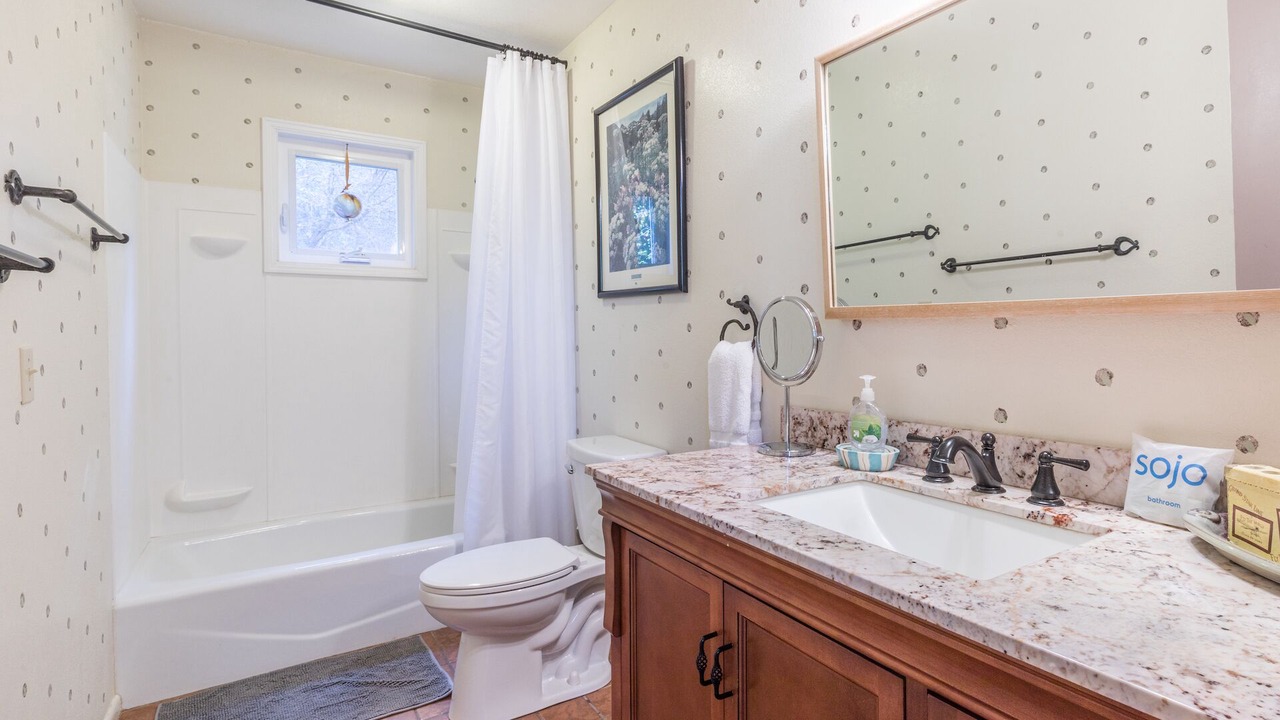 Photo of Bathroom in Idlewild Estates