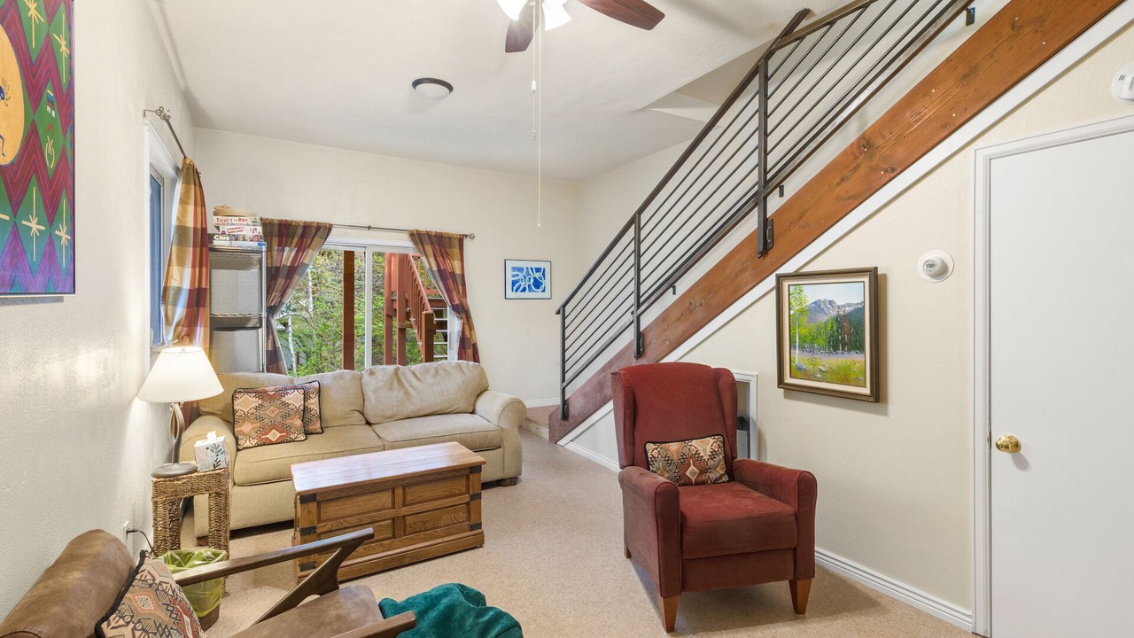 Photo of Livingroom in Idlewild Estates