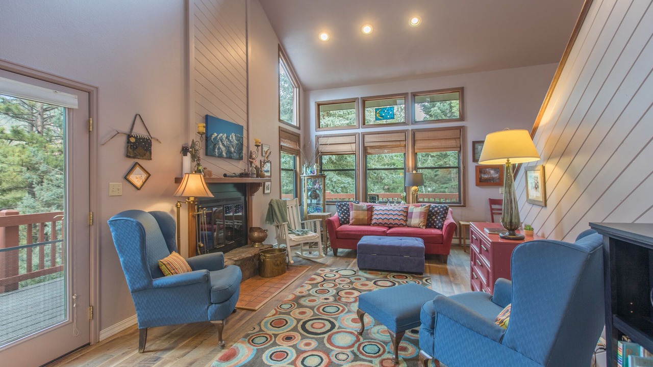 Photo of Livingroom in Idlewild Estates