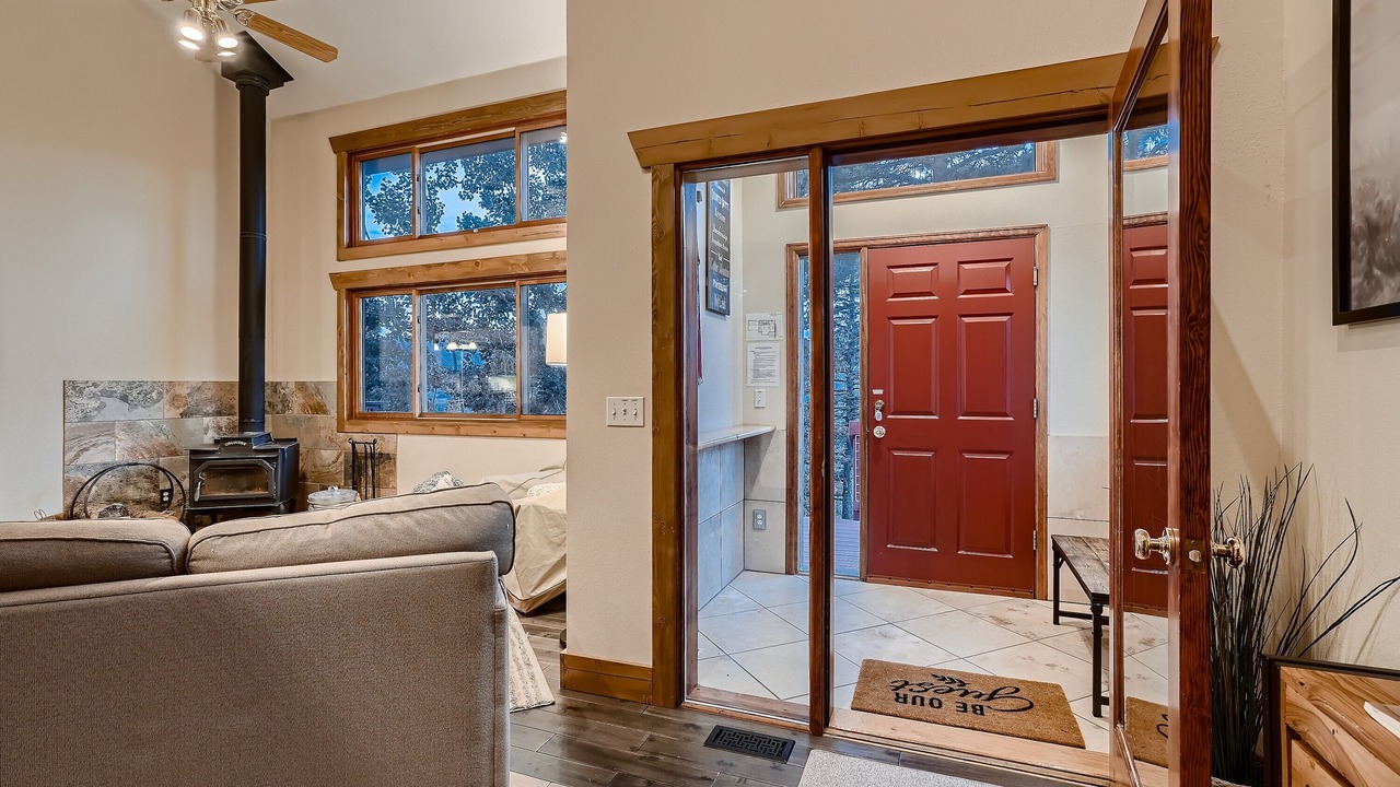 Photo of Livingroom in Rollinsville
