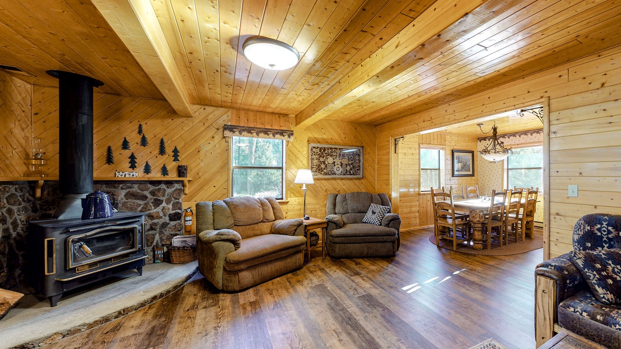 Photo of Livingroom in South Fork