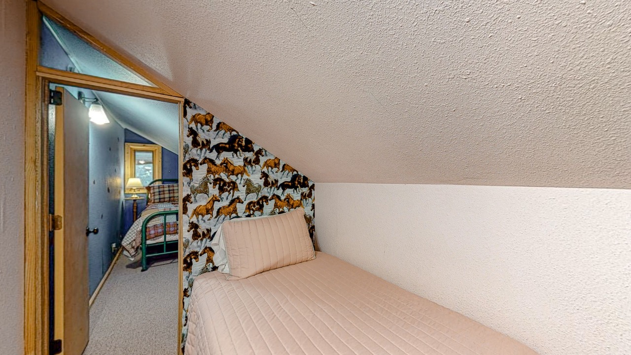 Photo of Bedroom in South Fork