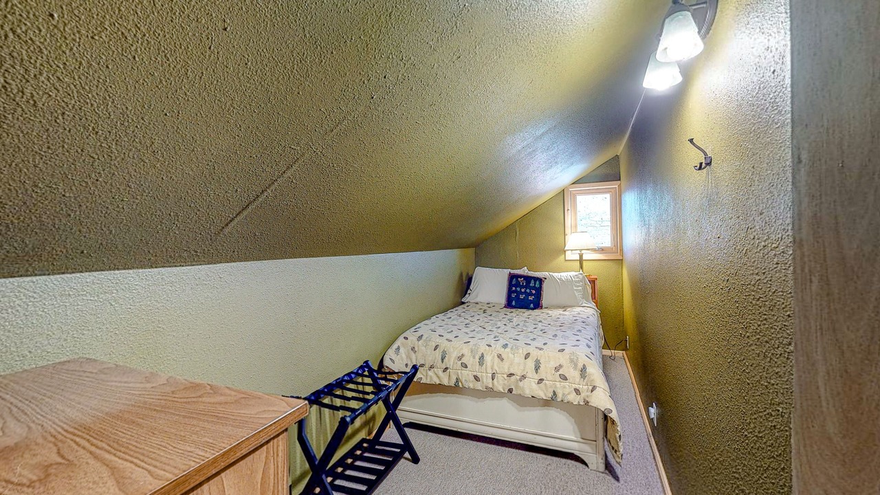 Photo of Bedroom in South Fork