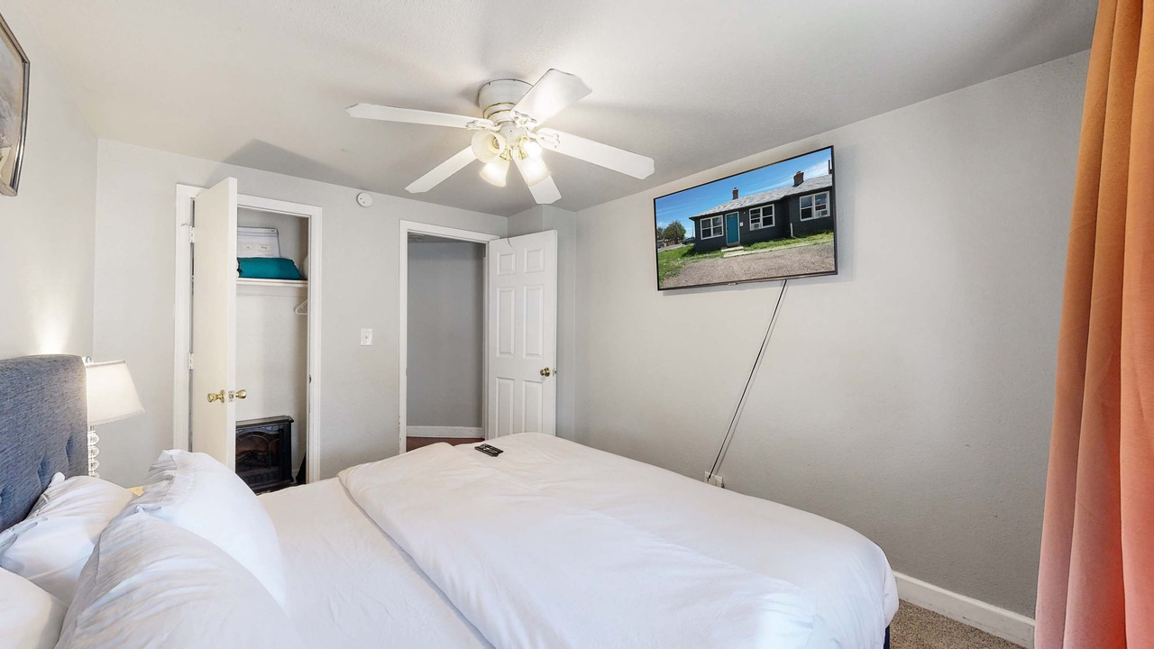 Photo of Bedroom in Dupont