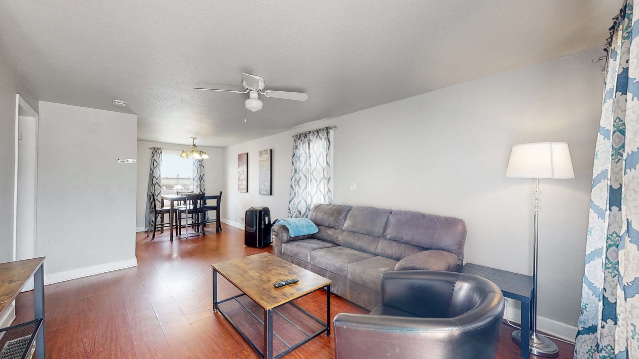 Photo of Livingroom in Dupont