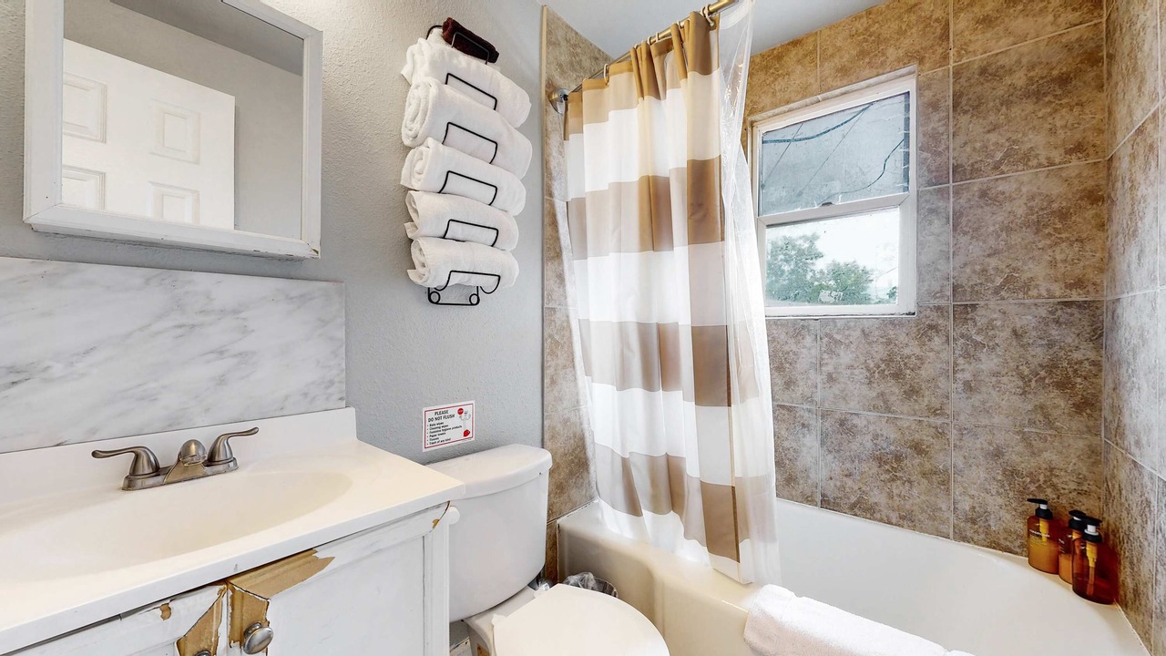 Photo of Bathroom in Dupont