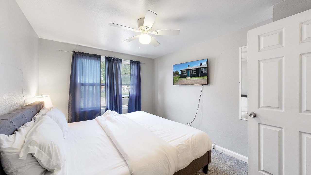 Photo of Bedroom in Dupont