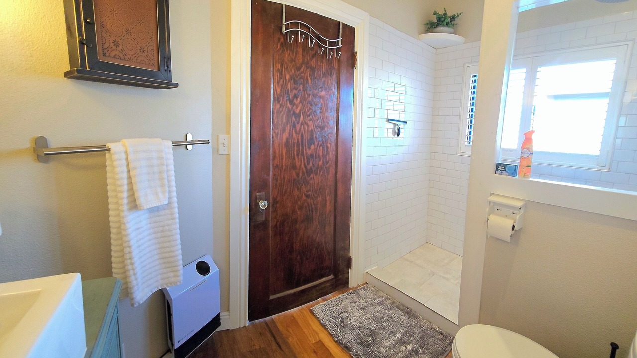 Photo of Bathroom in Athmar Park