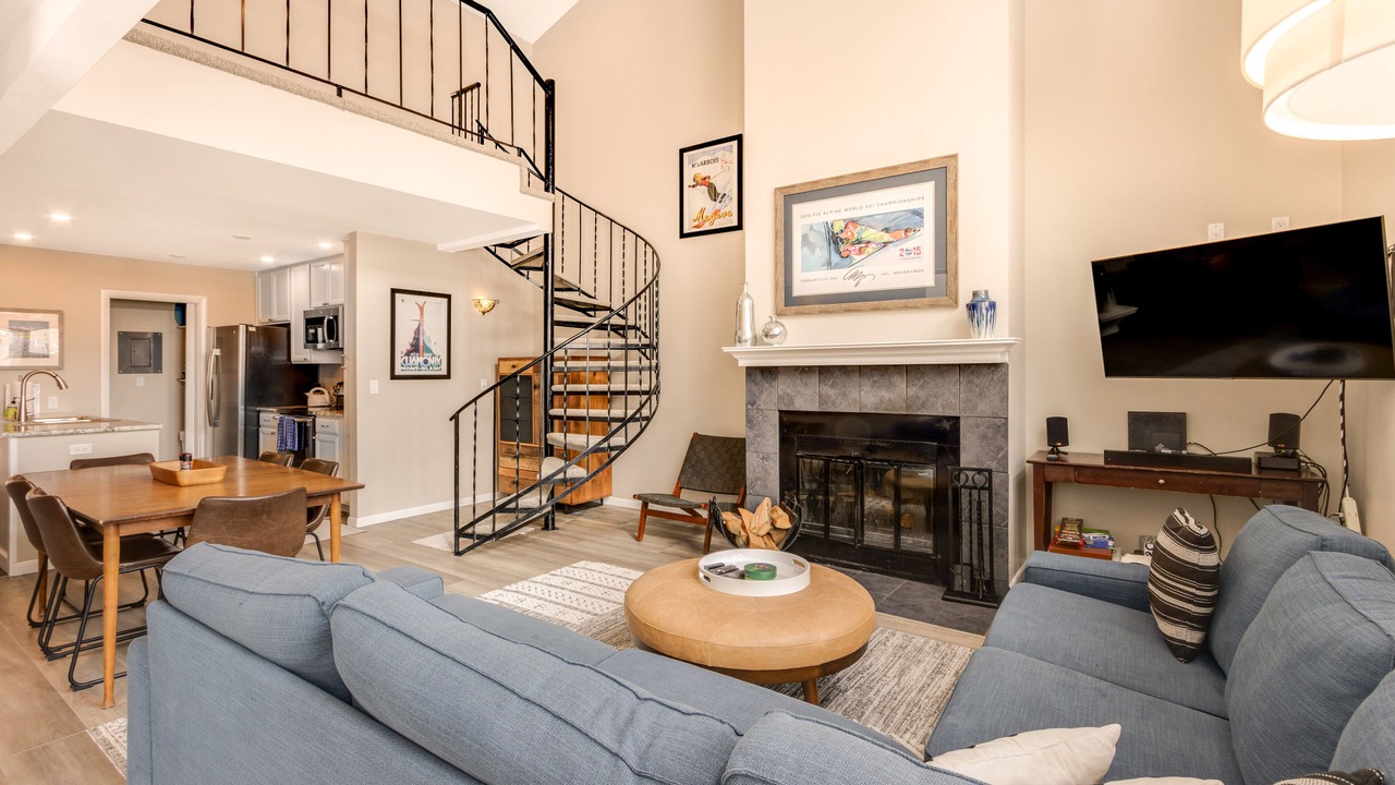 Photo of Livingroom in Vail