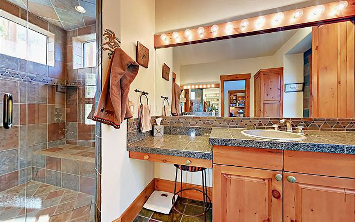 Photo of Bathroom in Highland Meadows