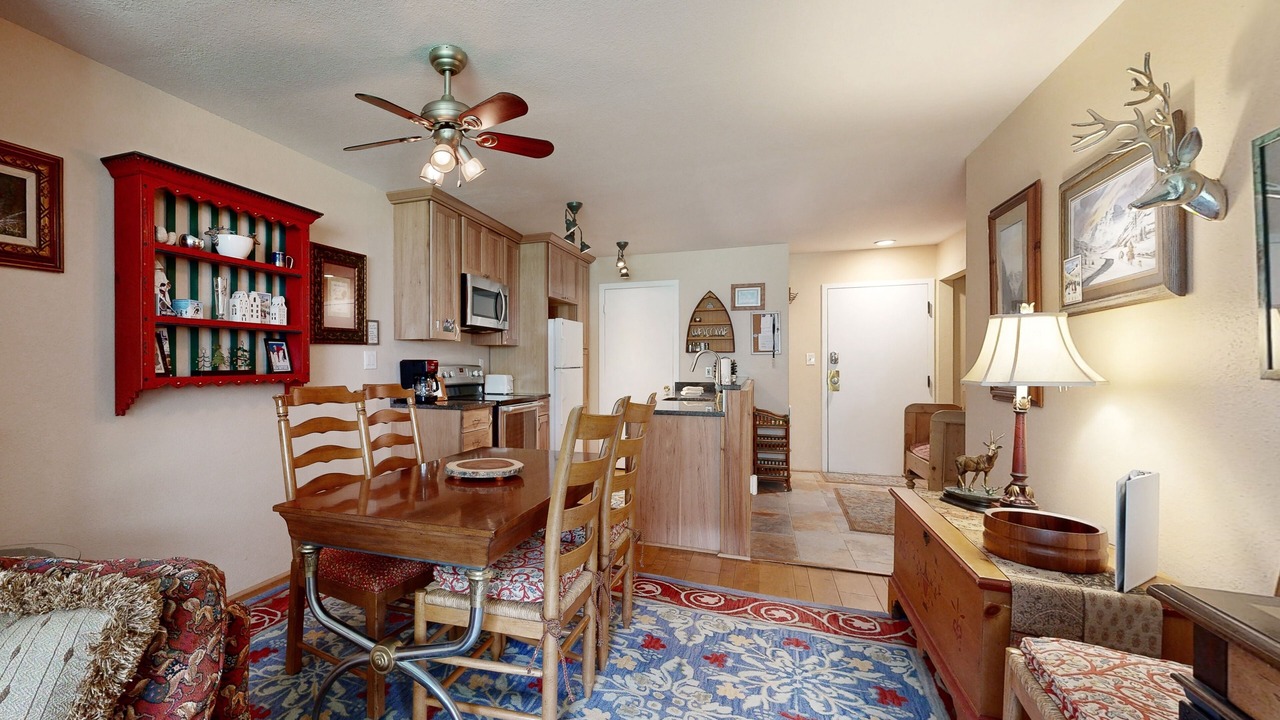 Photo of Livingroom in Vail