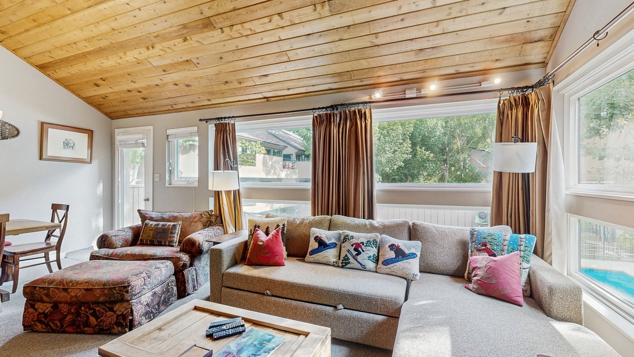 Photo of Livingroom in Vail