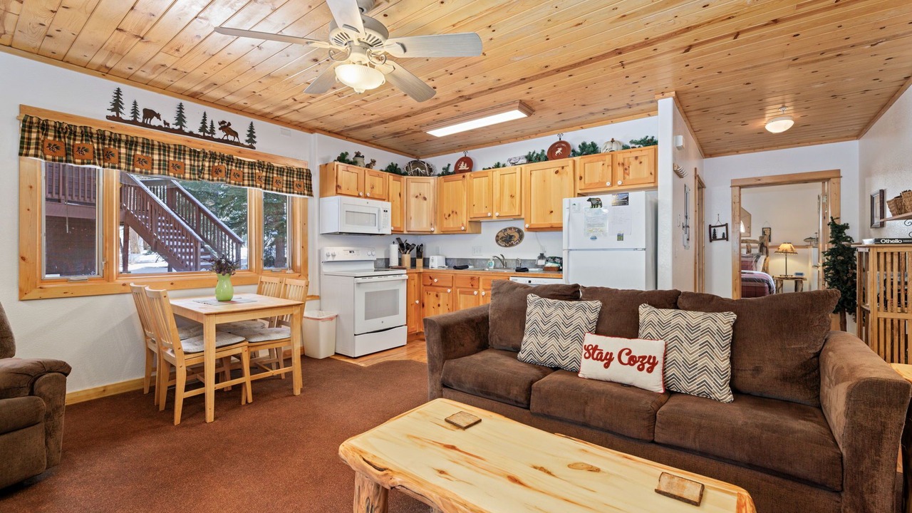 Photo of Bedroom in Fall River Estates