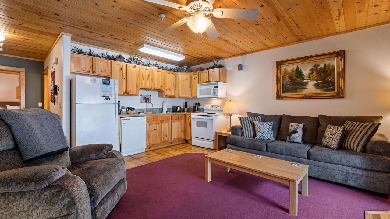 Photo of Livingroom in Fall River Estates