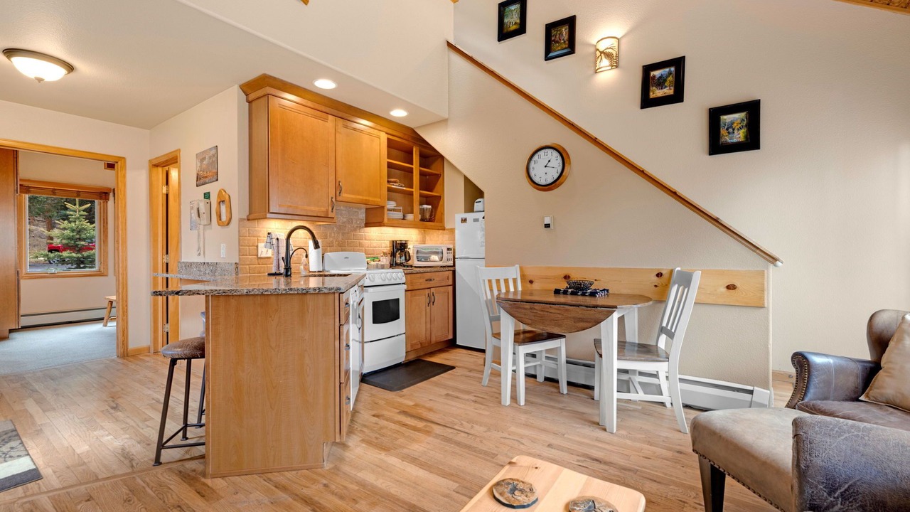 Photo of Livingroom in Fall River Estates