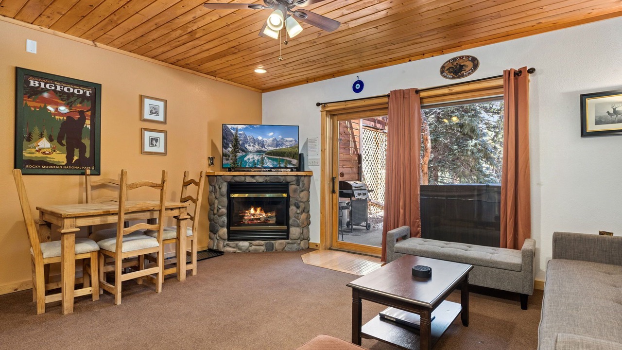 Photo of Livingroom in Fall River Estates