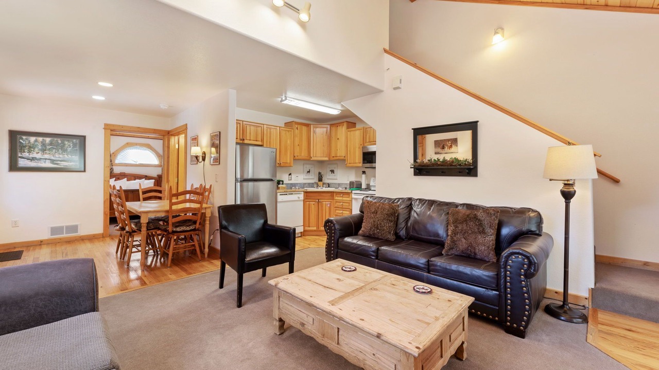 Photo of Livingroom in Fall River Estates