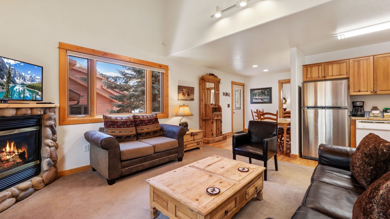 Photo of Livingroom in Fall River Estates
