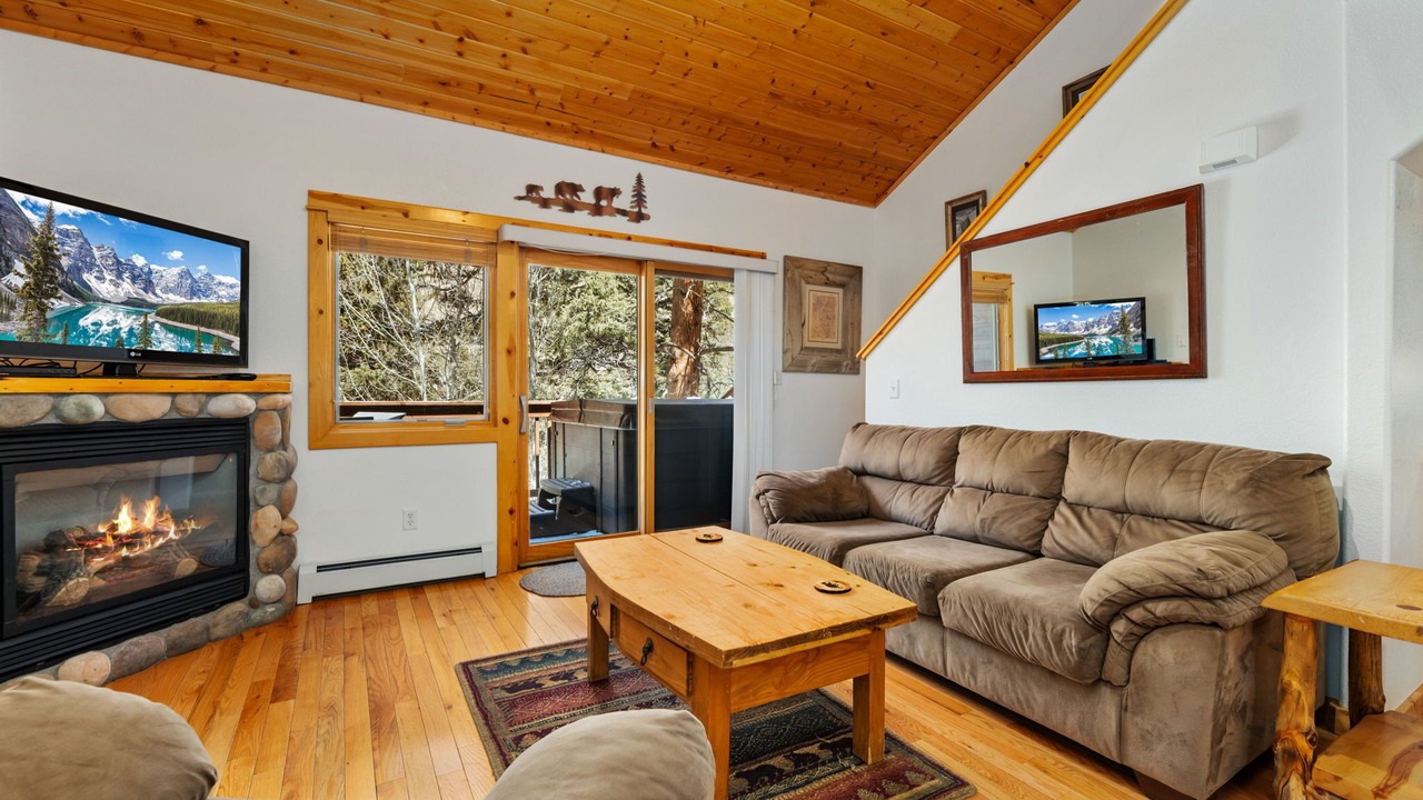 Photo of Livingroom in Fall River Estates