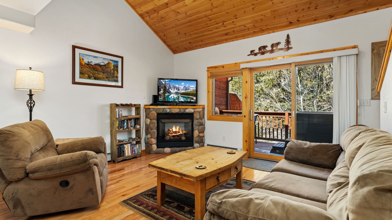 Photo of Livingroom in Fall River Estates