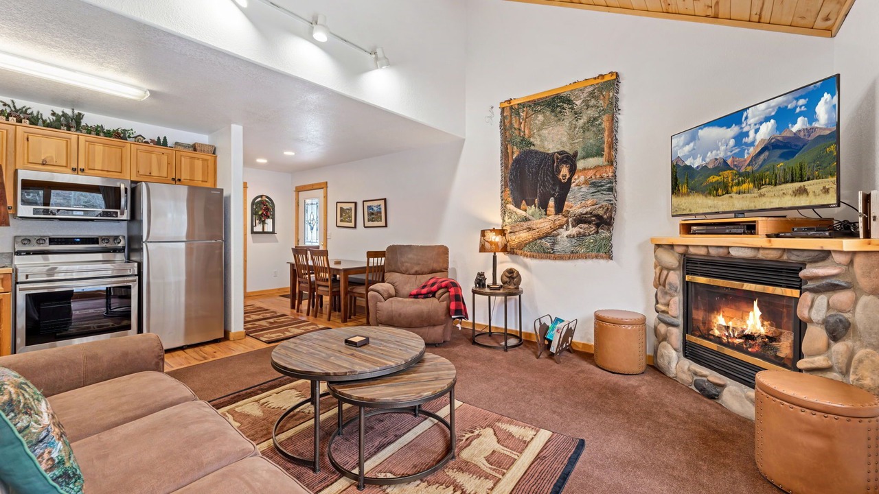 Photo of Livingroom in Fall River Estates