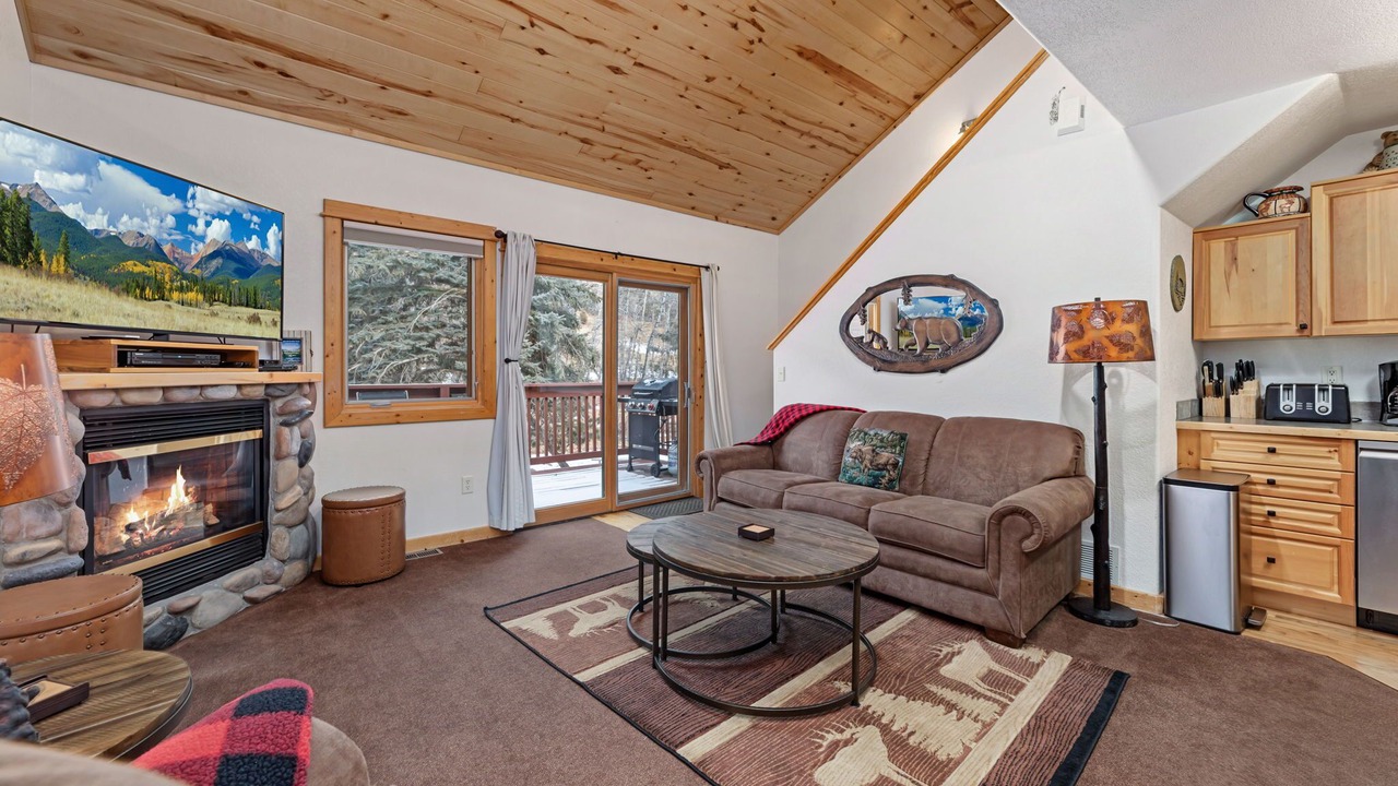 Photo of Livingroom in Fall River Estates