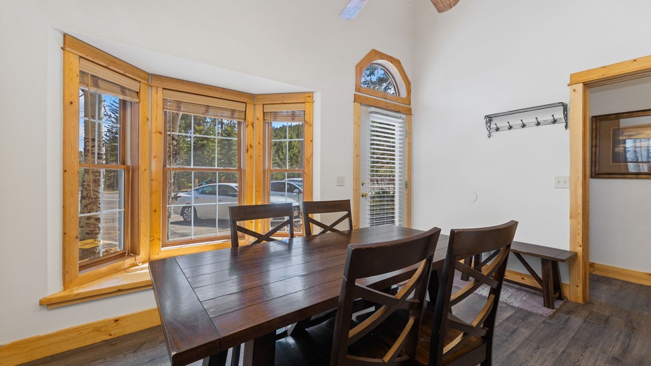 Photo of Livingroom in Fall River Estates