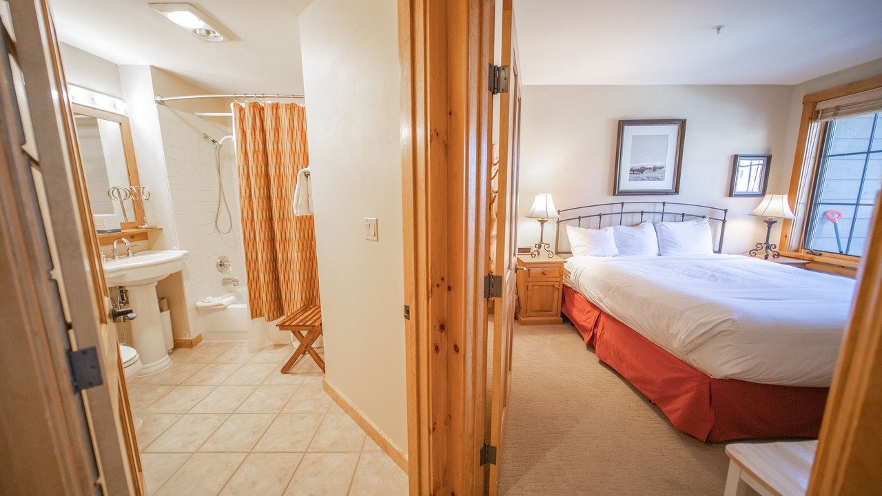 Photo of Bathroom in River Run