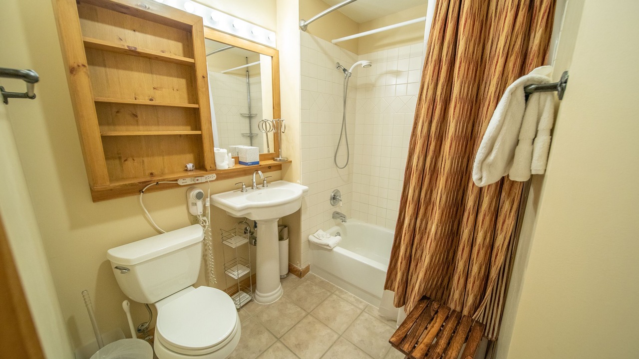 Photo of Bathroom in River Run