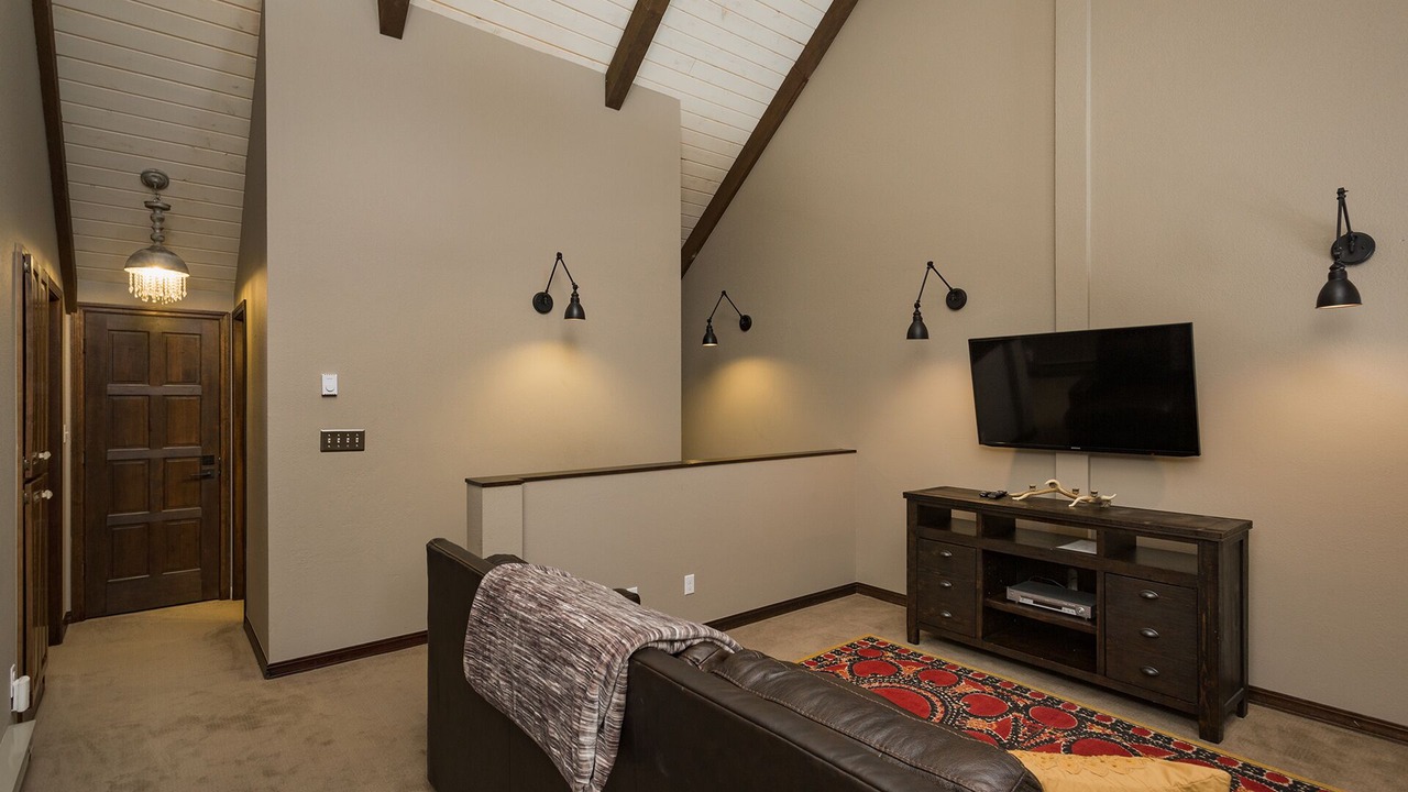 Photo of Livingroom in Purgatory