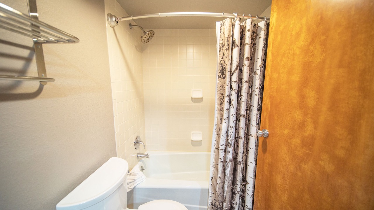 Photo of Bathroom in Lakeside Village