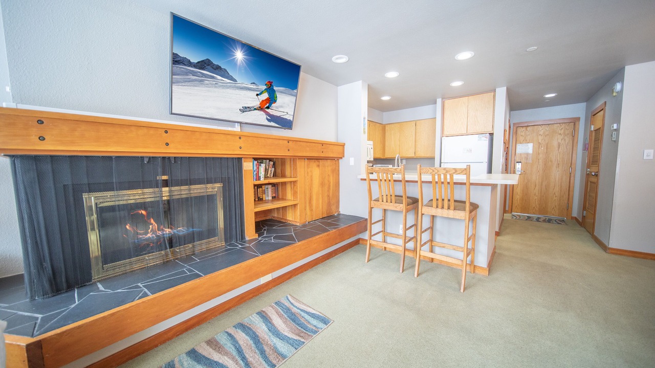 Photo of Livingroom in Lakeside Village