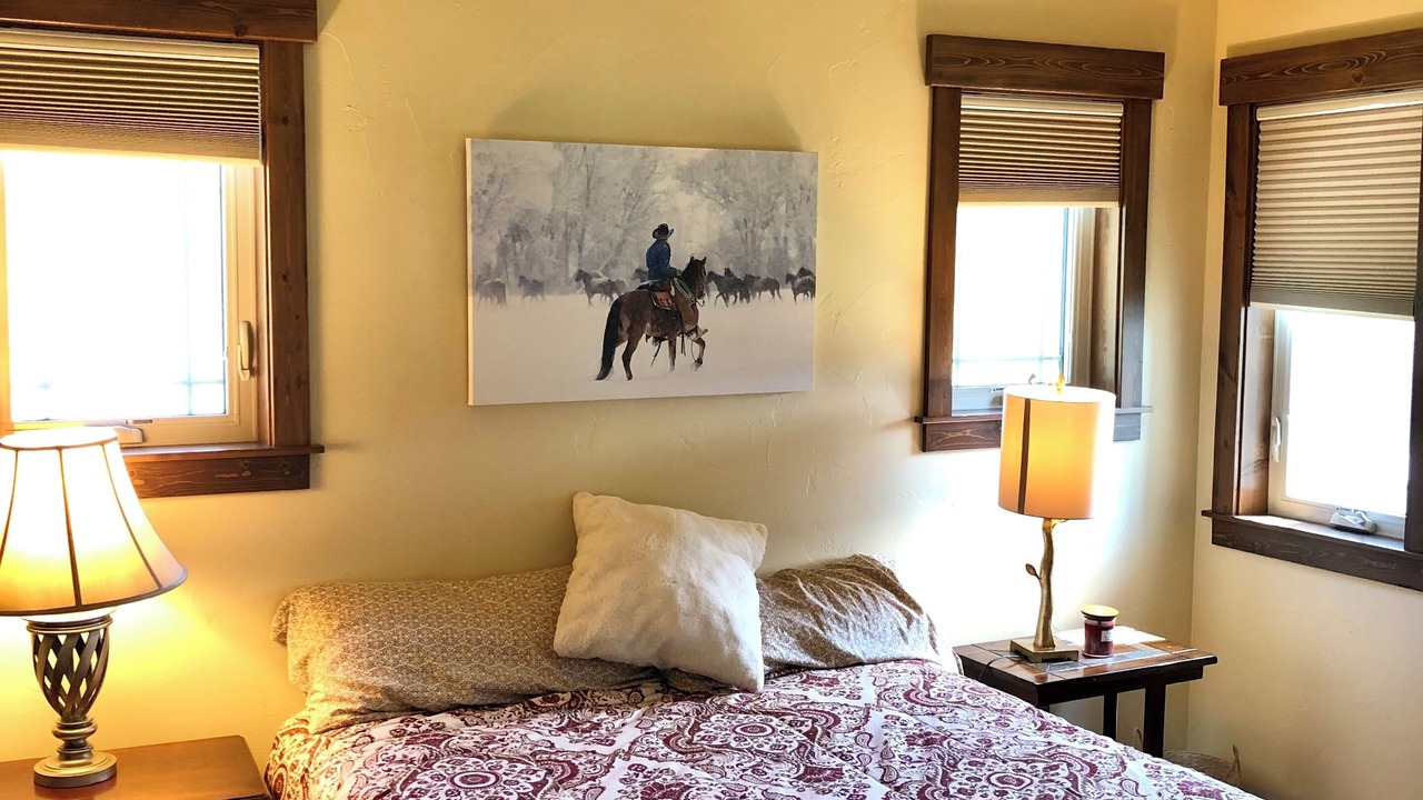 Photo of Bedroom in Oak Creek