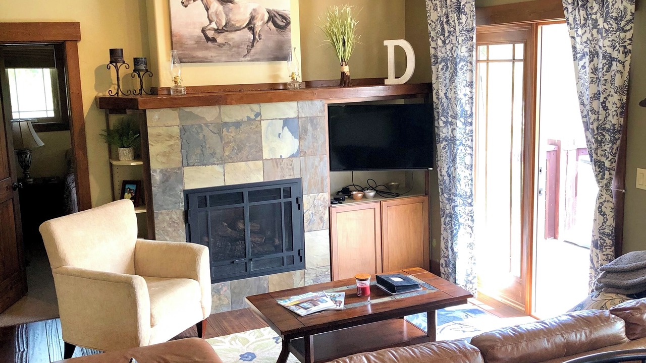 Photo of Livingroom in Oak Creek