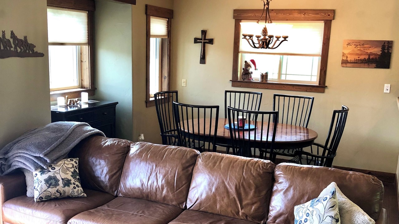 Photo of Livingroom in Oak Creek