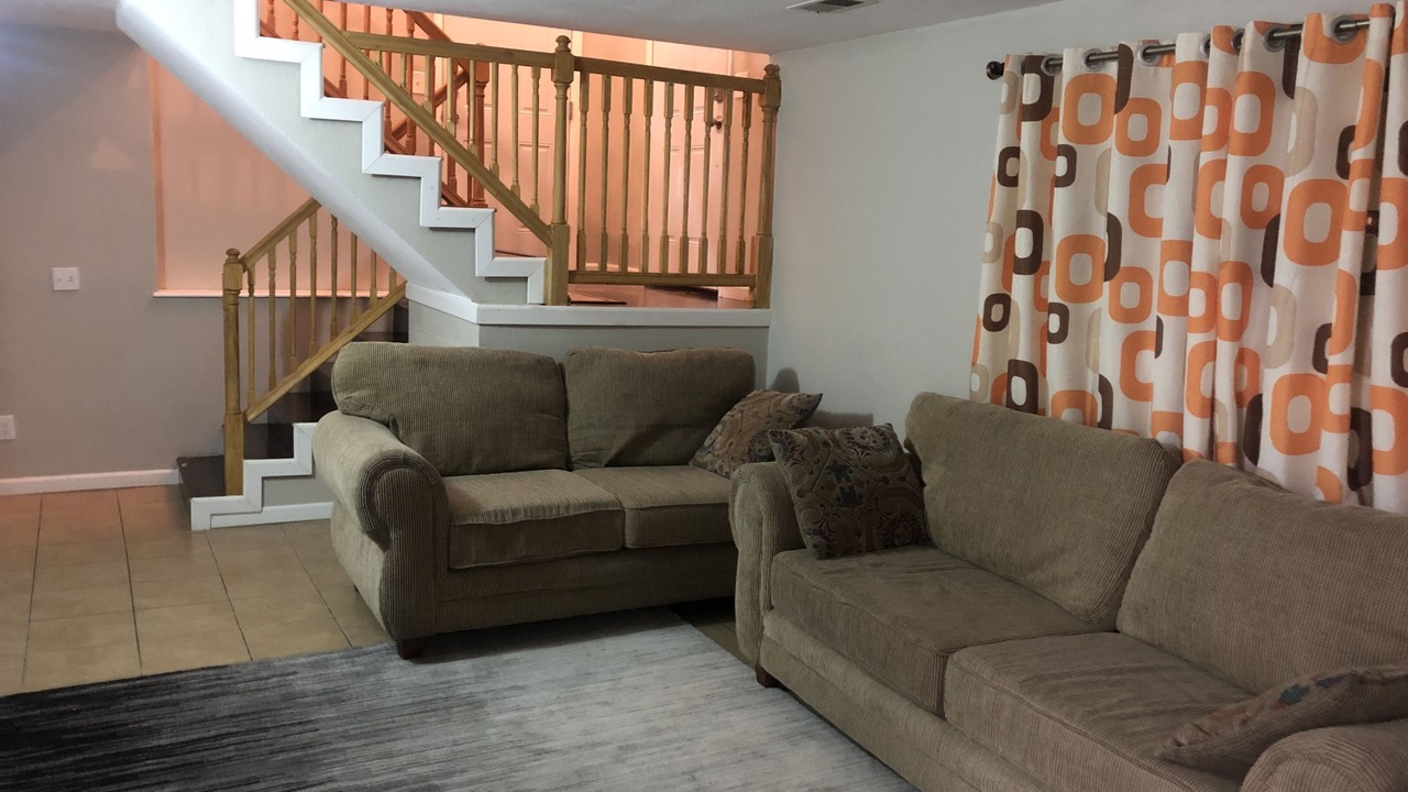 Photo of Livingroom in Aurora