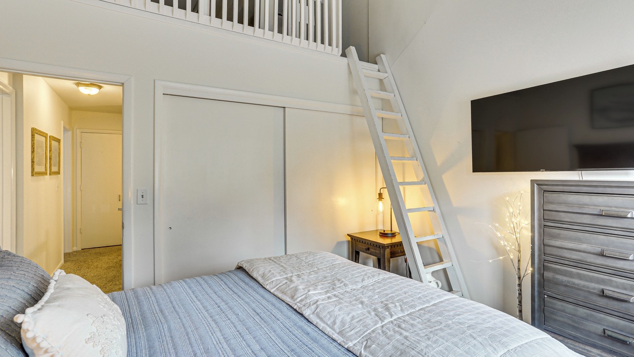 Photo of Bedroom in Edwards