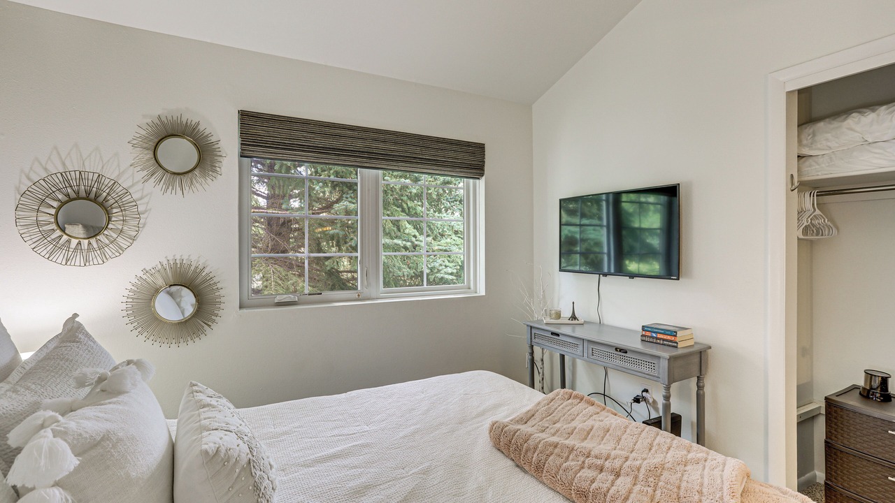 Photo of Bedroom in Edwards