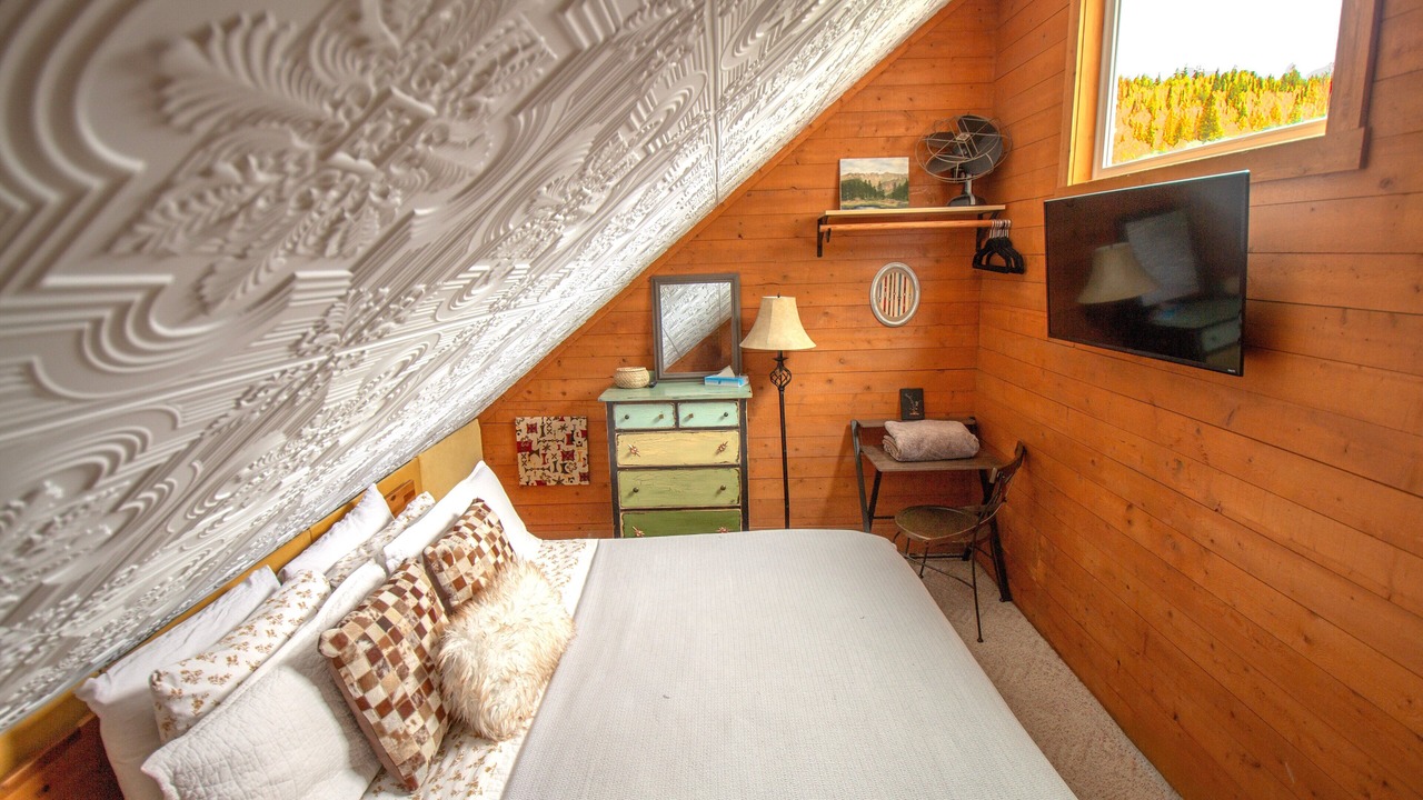 Photo of Bedroom in Garfield