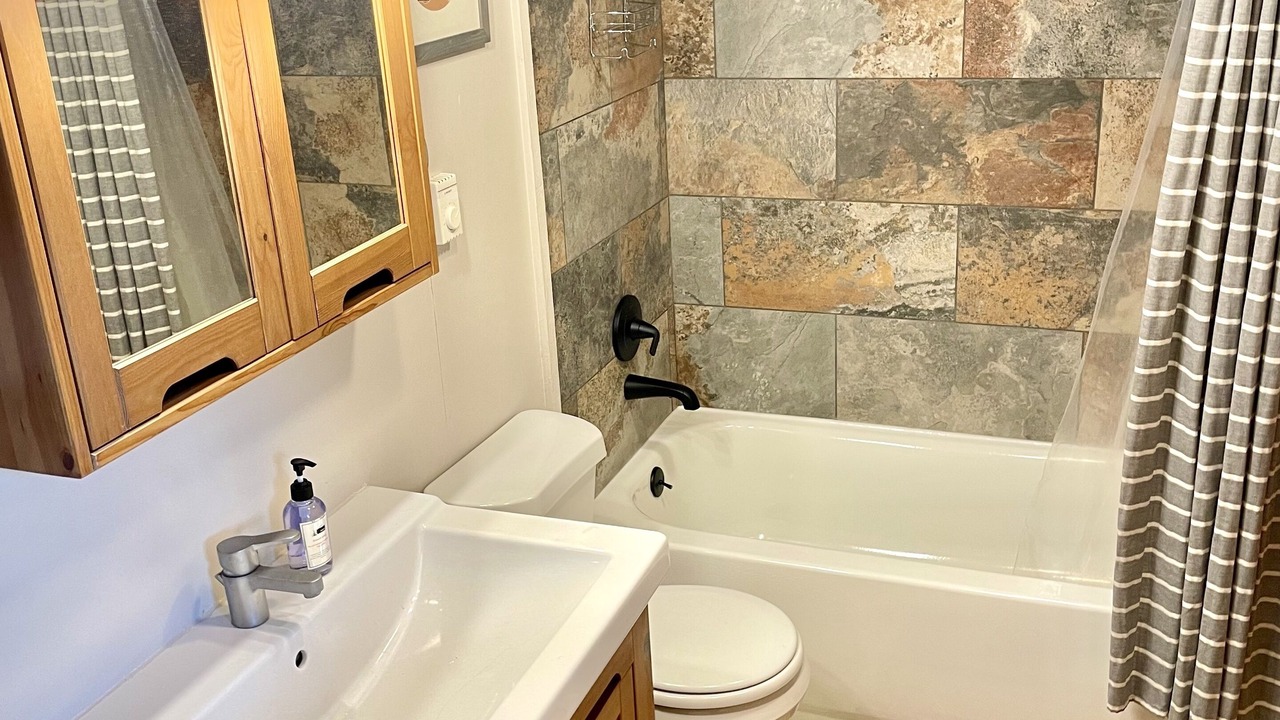 Photo of Bathroom in Garfield