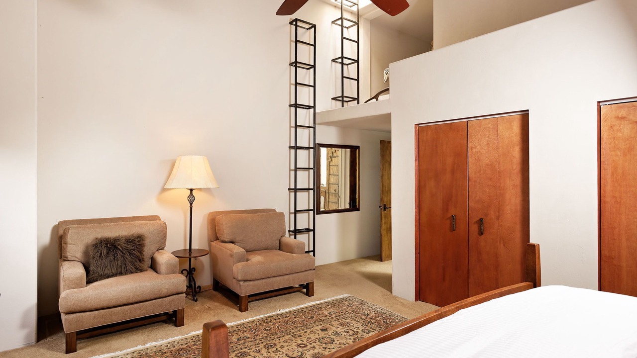 Photo of Bedroom in Basalt