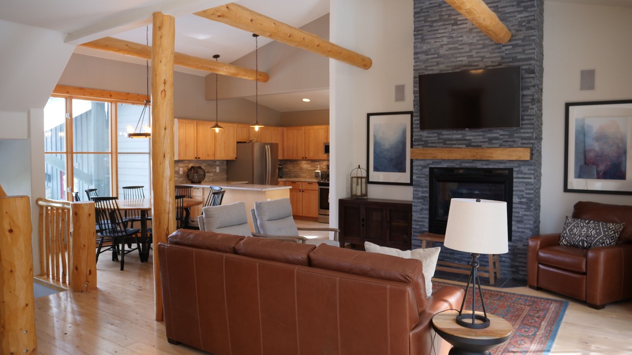 Photo of Livingroom in Three Peaks