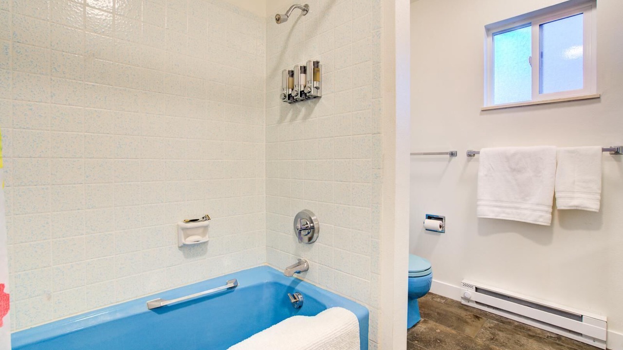 Photo of Bathroom in Manitou Springs Historic District
